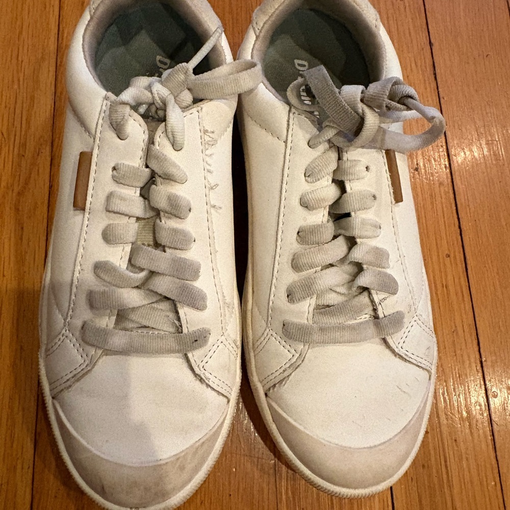 Dr. Scholl's Off-White Canvas Low-Top Sneakers with Tan Logo Patch